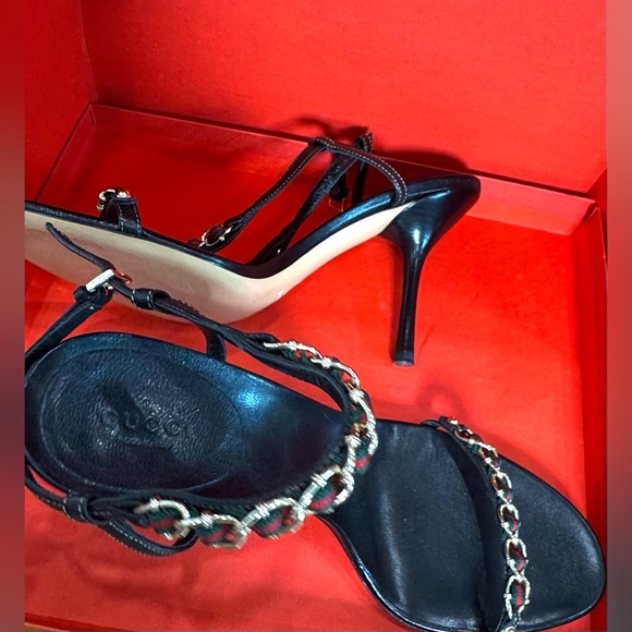 Gucci Black Stiletto Heels with Sleek Patent Finish - Picture 1 of 15